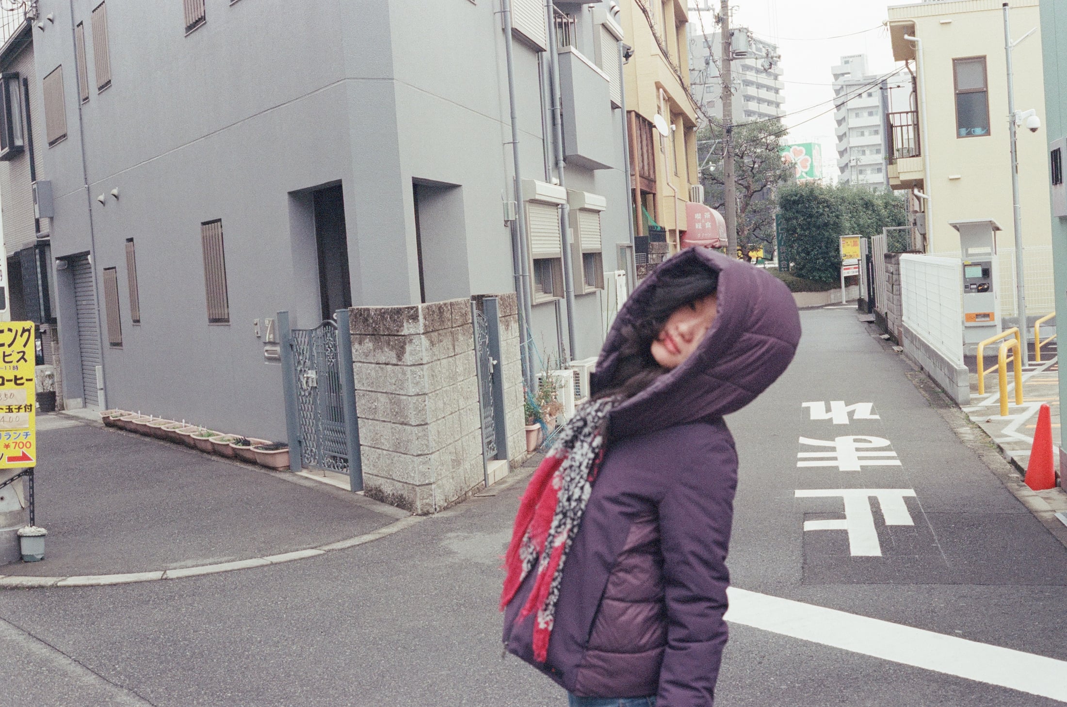 On foot, photograph 20
