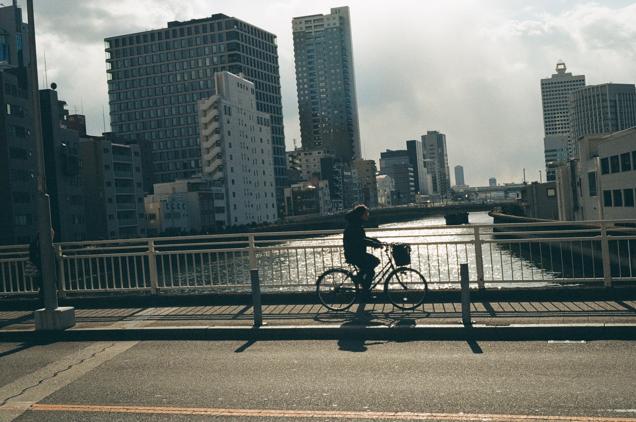 On foot, photograph 28